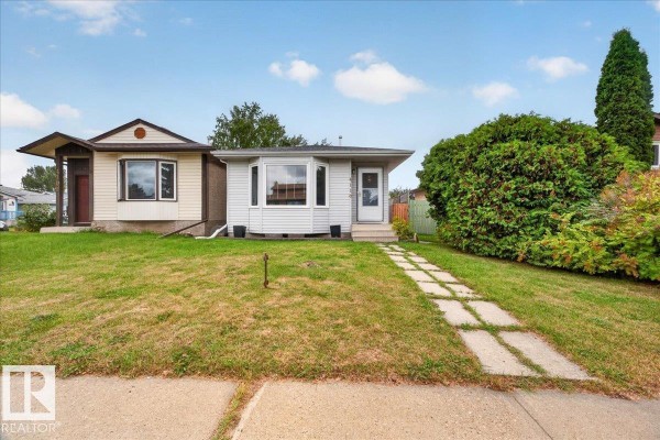 Family room - 4110 35 St Nw, Edmonton, AB T6L5S3 Photo 4