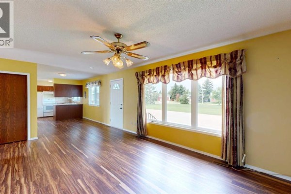 4111 61 Street, Stettler, AB, photo 2