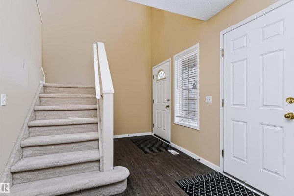 Dining room - 4112 37a Av Nw, Edmonton, AB T6L7A1 Photo 2