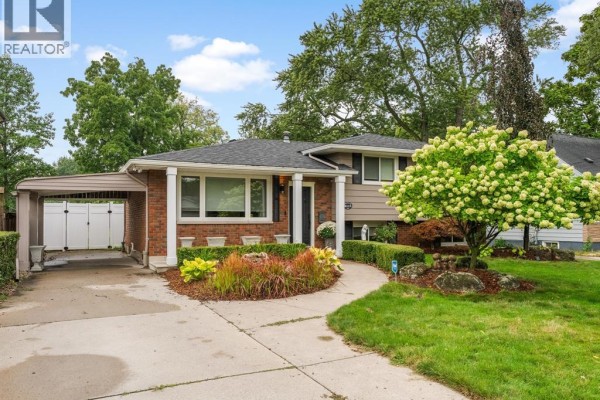 4113 Roseland Drive East, Windsor