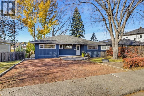 Kitchen - 4119 2 Street Nw, Calgary, AB T2K0Z2 Photo 2