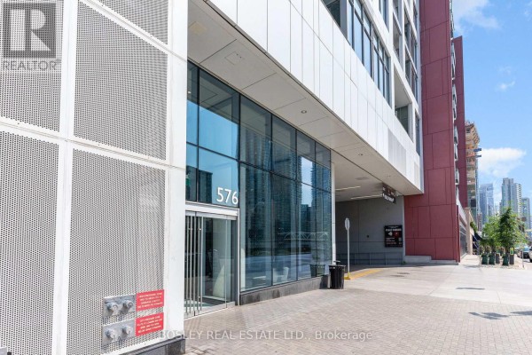 Kitchen - 411e - 576 Front Street W, Toronto, ON M5V1C1 Photo 2