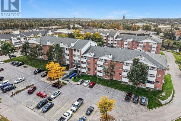 412 - 126 Bell Farm Road, Barrie
