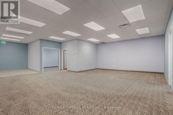 412 - 15 Wertheim Court, Richmond Hill, ON L4B3H7 Photo 4