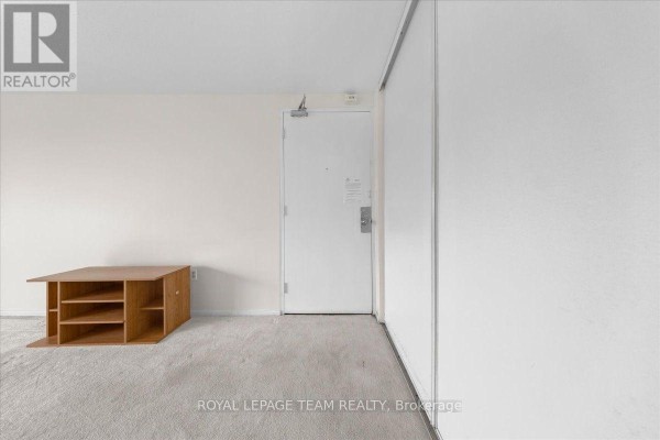 Dining room - 412 - 3100 Carling Avenue, Ottawa, ON K2B6J6 Photo 2