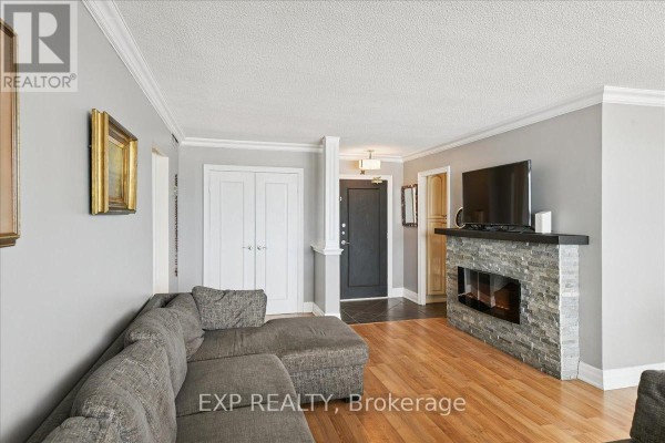 Primary Bedroom - 412 - 44 Longbourne Drive, Toronto, ON M9R2M7 Photo 4