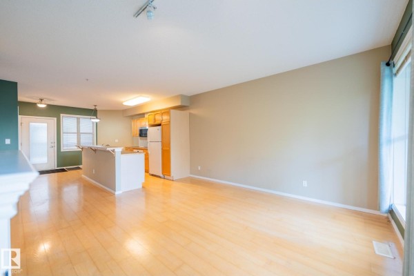 Kitchen - #412 11039 83 Av Nw, Edmonton, AB T6G2V6 Photo 2