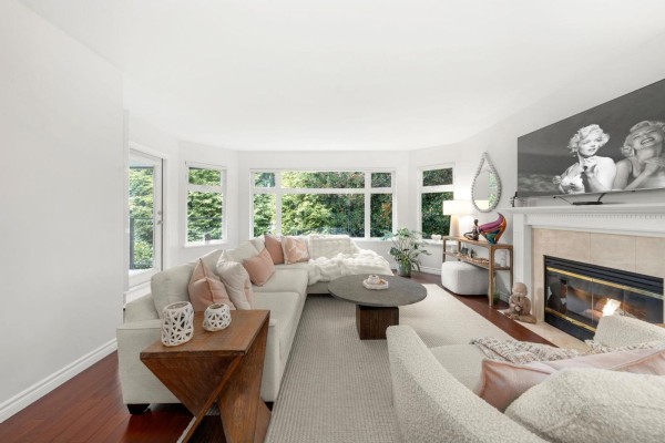 412 1220 Fir Street, White Rock, BC V4B4B1 Photo 5