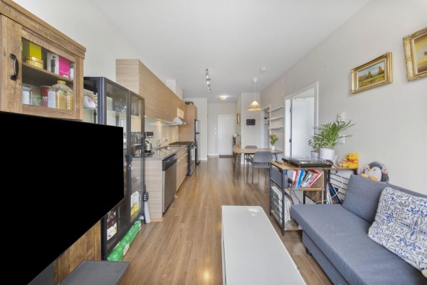 412 13228 Old Yale Road, Surrey, BC V3T0K3 Photo 4