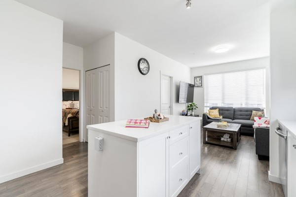 412 15848 Fraser Highway, Surrey, BC, photo 3