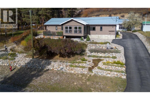 Other - 412 301st Street, Marysville, BC V1A3H1 Photo 2