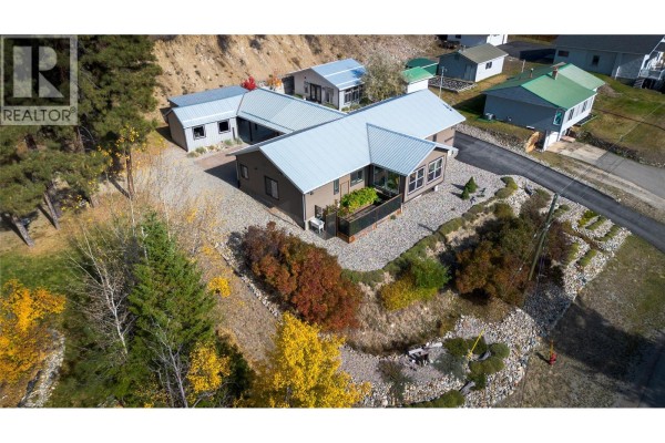 Sunroom - 412 301st Street, Marysville, BC V1A3H1 Photo 3