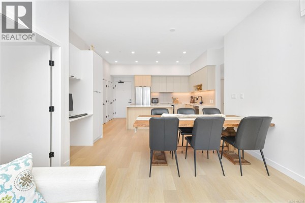 Living room - 412 3564b Ryder Hesjedal Way, Colwood, BC V9C0V4 Photo 5