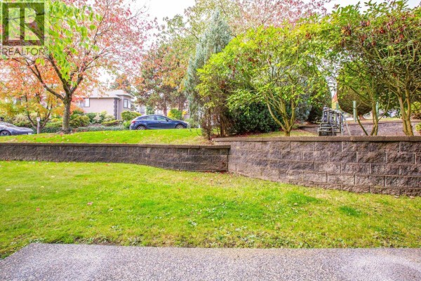 412 78 Richmond Street, New Westminster, BC V3L5T2 Photo 5