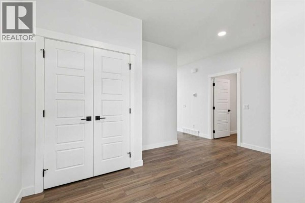 2pc Bathroom - 412 Bridgeport Glen, Chestermere, AB T1X1V9 Photo 5