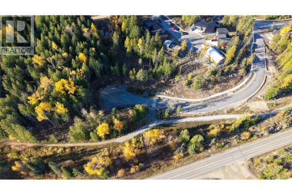 412 Centennial Place, Rossland, BC V0G1Y0 Photo 5