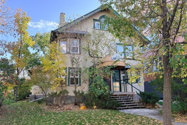 412 Wardlaw Avenue, Winnipeg