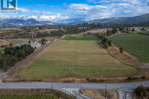 4121 Casorso Road, Kelowna, BC V1W4N6 Photo 2