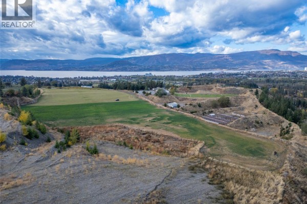 4121 Casorso Road, Kelowna, BC V1W4N6 Photo 5