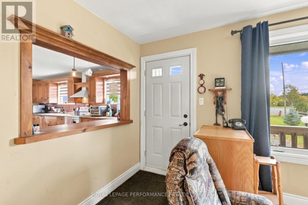 Primary Bedroom - 4126 34 Highway, Champlain, ON K0B1R0 Photo 3