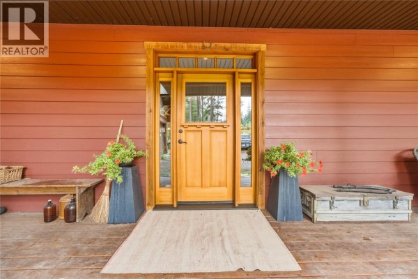 Recreation room - 4127 O'neil Road, Falkland, BC V0E1W1 Photo 3