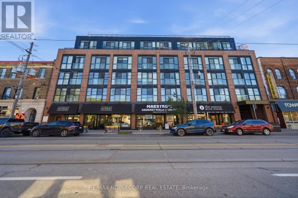 Living room - 413 - 899 Queen Street, Toronto, ON M4M0C8 Photo 2