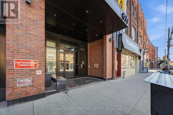 Primary Bedroom - 413 - 899 Queen Street, Toronto, ON M4M0C8 Photo 4