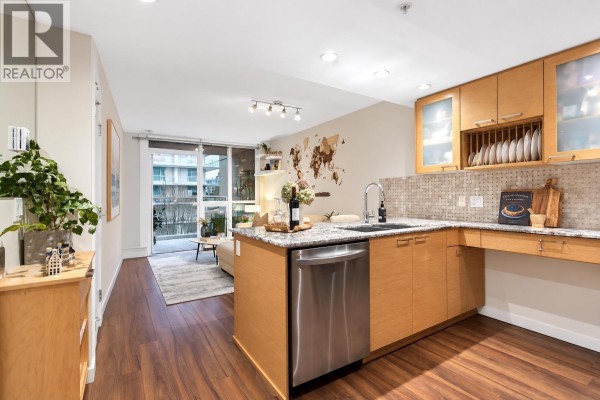 413 135 E 17 Street, North Vancouver, BC V7L0C4 Photo 3