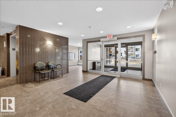 #413 2203 44 Av Nw, Edmonton, AB T6T0T1 Photo 2