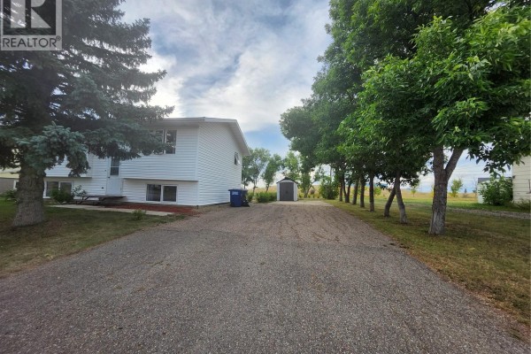 413 2nd Street N, Cabri