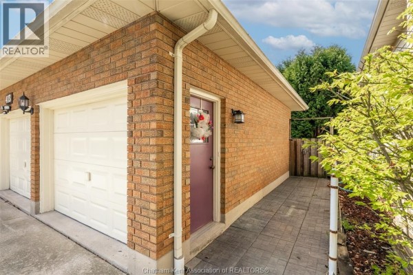 Den - 413 Baldoon Road, Chatham, ON N7L5H2 Photo 4