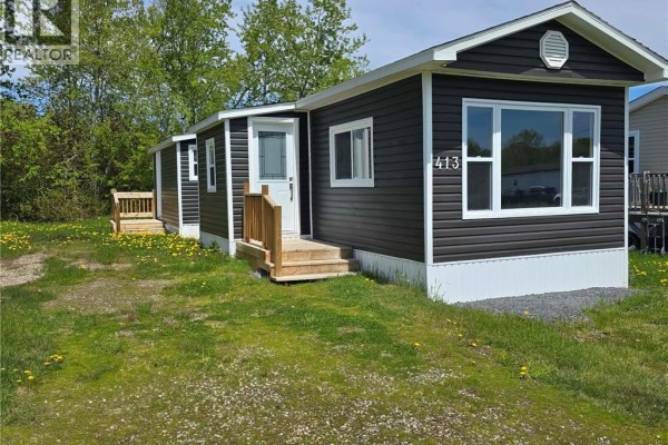 Mud room - 413 Birch, Beresford, NB E8K1E1 Photo 2