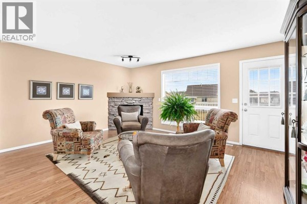 Dining room - 413 Jenkins Drive, Red Deer, AB T4P3X1 Photo 3
