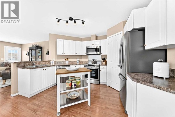 3pc Bathroom - 413 Jenkins Drive, Red Deer, AB T4P3X1 Photo 5