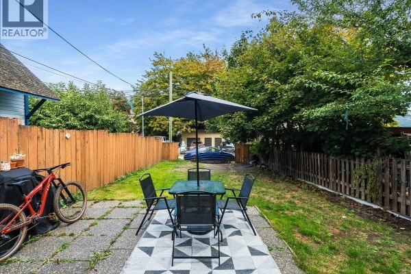 Kitchen - 413 Silica Street, Nelson, BC V1L4M6 Photo 3