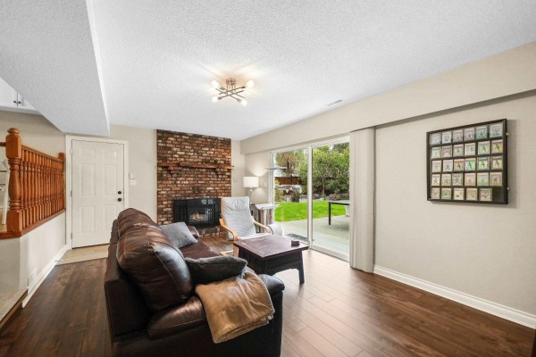 4130 206a Street, Langley, BC V3A2C7 Photo 5