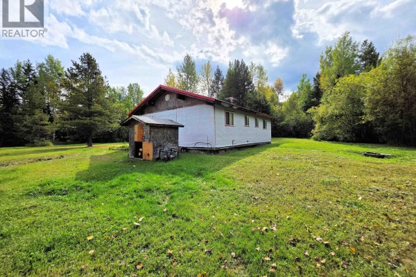 4135 W 16 Highway, Dome Creek, BC V0J2E0 Photo 4