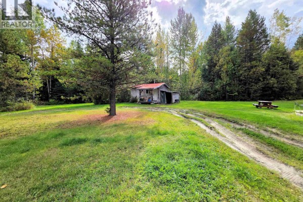 4135 W 16 Highway, Dome Creek, BC V0J2E0 Photo 5