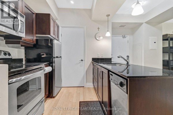 414 - 235 Kent Street, Ottawa, ON K2P1Z9 Photo 5