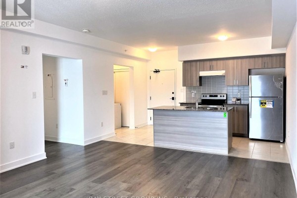 414 - 4 Spice Way, Barrie, ON, photo 2