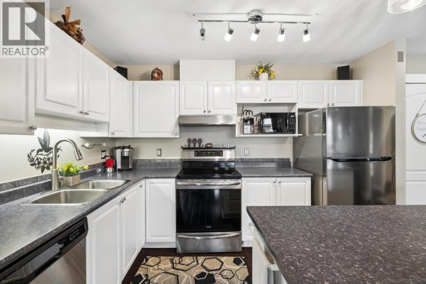 414 2968 Burlington Drive, Coquitlam, BC V3B7N4 Photo 4