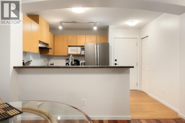 414 9319 University Crescent, Burnaby, BC V5A4Y5 Photo 4