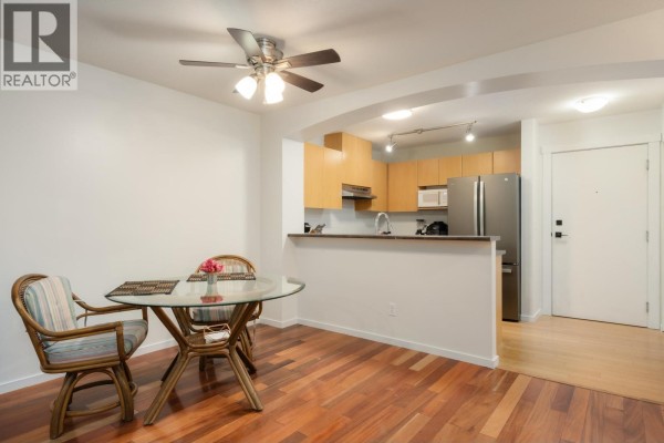 414 9319 University Crescent, Burnaby, BC V5A4Y5 Photo 5