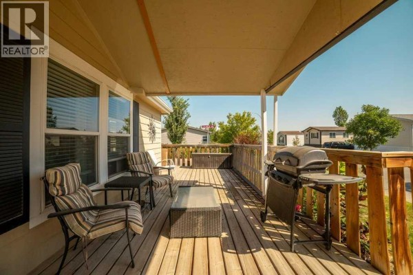 Kitchen - 414 Conductor Boulevard, Coaldale, AB T1M1P8 Photo 2