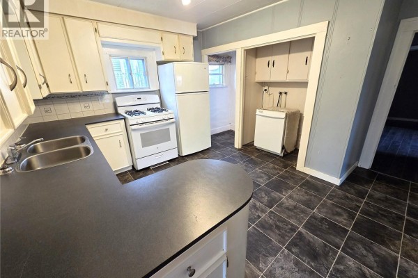 Kitchen - 414 Young Street, Bienfait, SK S0C0M0 Photo 5