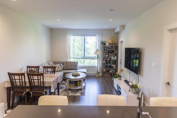415 15351 101 Avenue, Surrey, BC V3R0G2 Photo 5