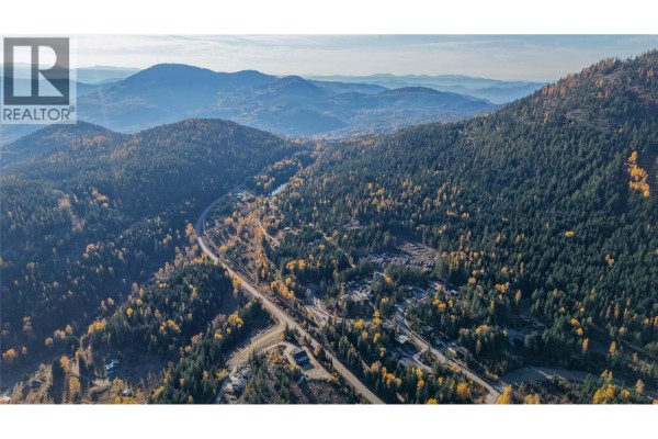 415 Centennial Place, Rossland, BC V0G1Y0 Photo 4