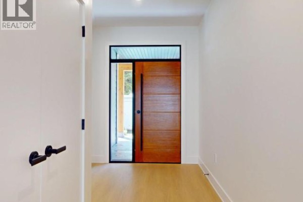 4pc Bathroom - 4158 Bowness Ave, Powell River, BC V8A0A9 Photo 5