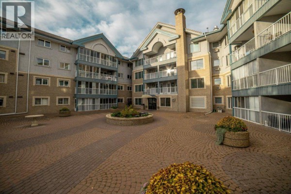 4pc Bathroom - 416, 75 1 Avenue S, Lethbridge, AB T1J4R2 Photo 2
