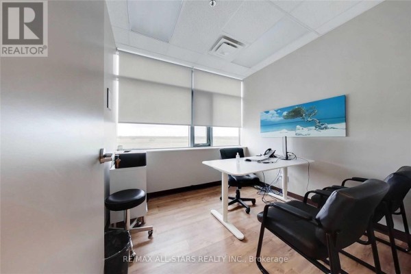 416 - 3075 Hospital Gate, Oakville, ON L6M1M1 Photo 4